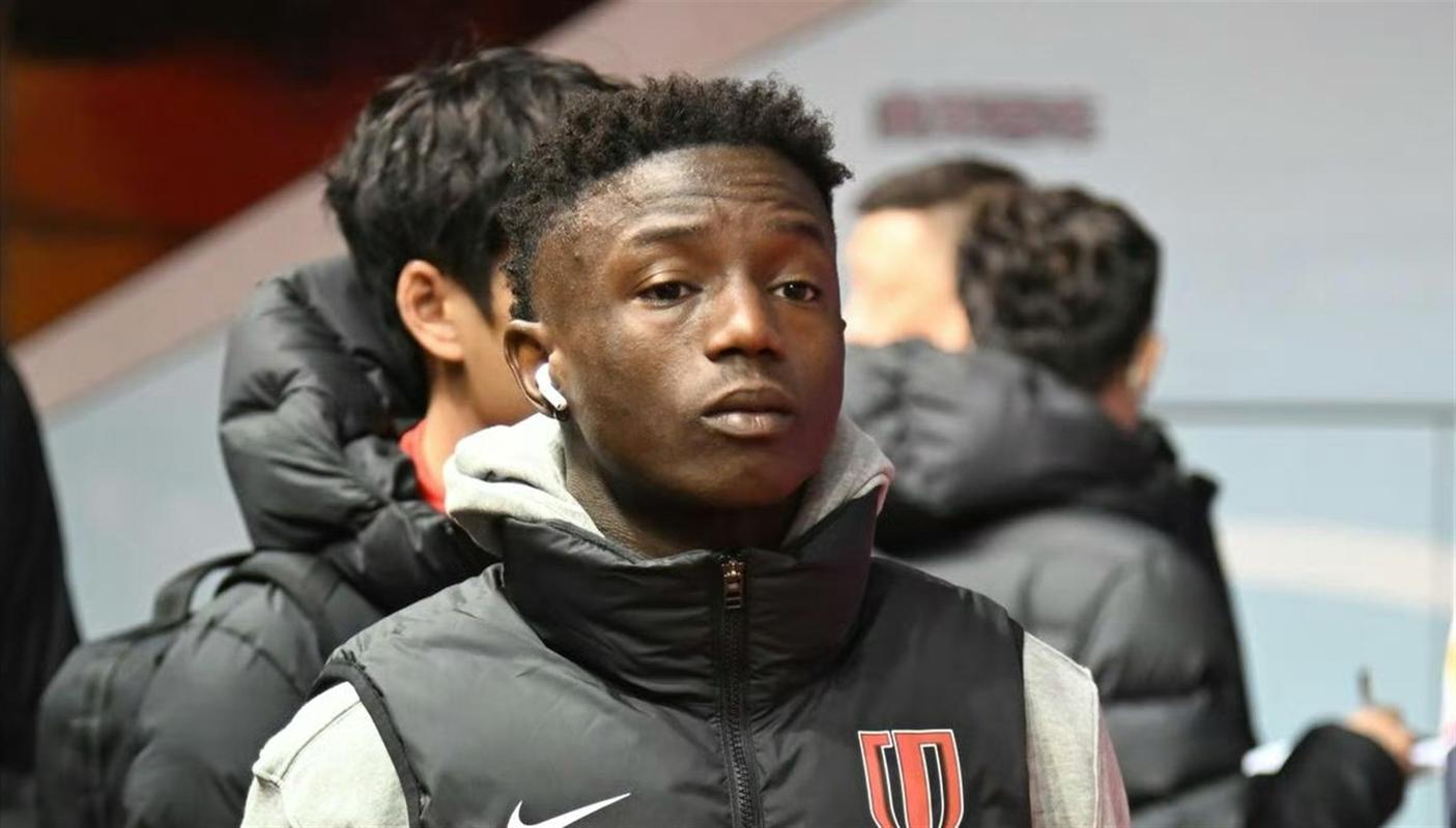 成都vs新鹏城：5外援PK3外援，周定洋战旧主，拜合拉木替补