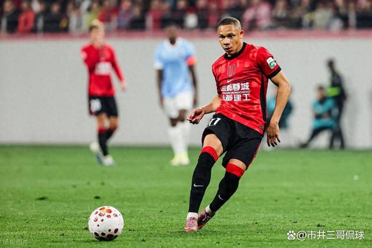 浴血双响!全场高呼“姆巴佩”,蓉城新援韦林顿曾是温格爱将