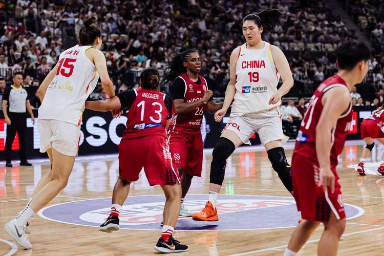 中国女篮连场险遭大逆转：两战狂送39失误 三分42中9狂打33铁