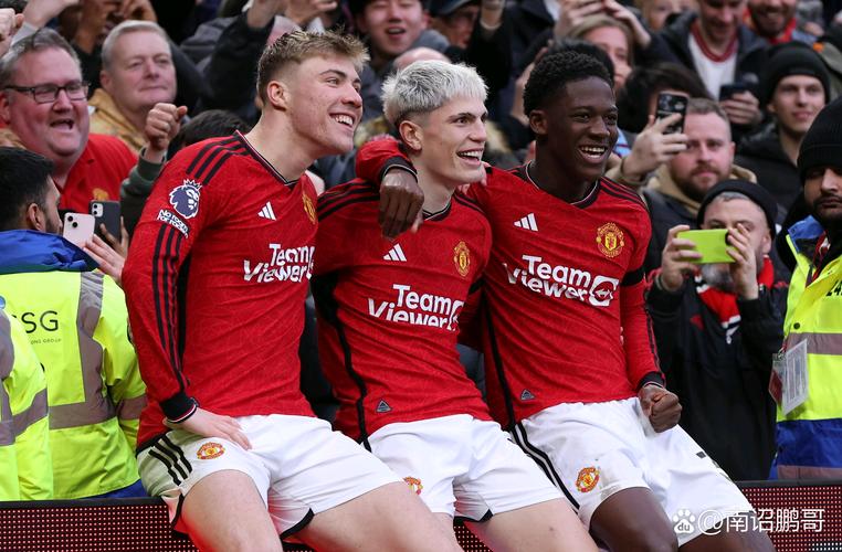 罗马诺：安德森是曼城中场引援的重要目标，曼联也对他感兴趣