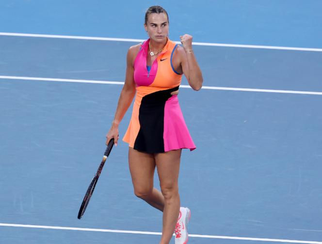 抢七轰出7-0！萨巴伦卡横扫19岁大黑马：20次进4强 提236万元奖金