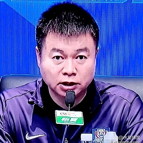 于根伟：黄嘉辉受伤缺阵；在教练行业里，大家还是要相互学习