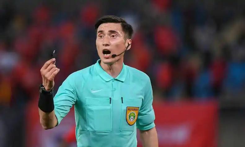 麦麦提江主哨京鲁大战！媒体人热议：足协是懂流量的，VAR更担心