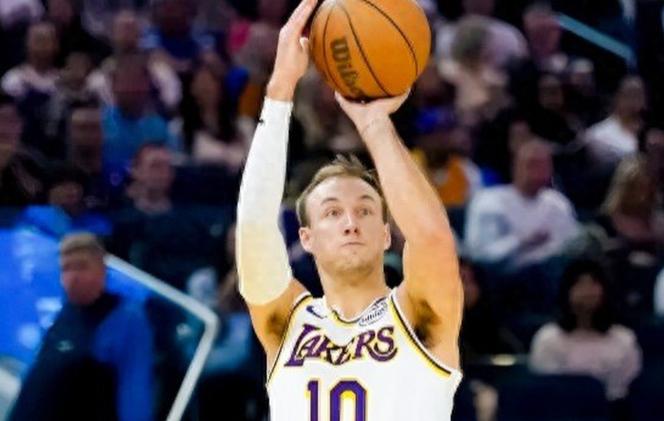 湖人142-130击败公牛 球员评价:5人优秀,4人低迷