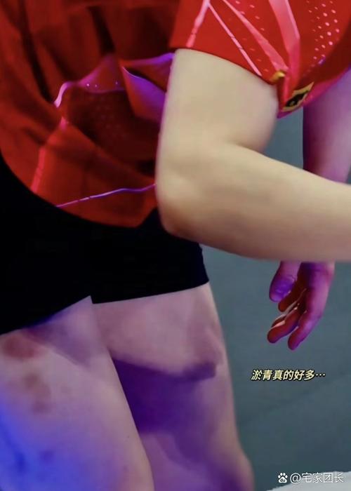 梁靖崑受伤一幕曝光！腰被闪后无法起身：赛前已不能弯腰疑似落泪