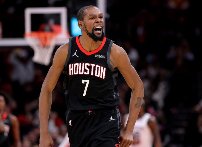 火箭107-105险胜鹈鹕 球员评价：2人优秀，4人及格，3人低迷