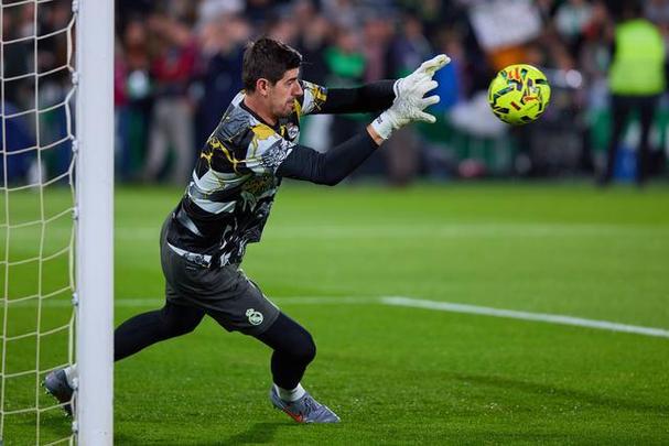 阿斯：库尔图瓦加强有球技术训练，已开发后场进攻发起能力