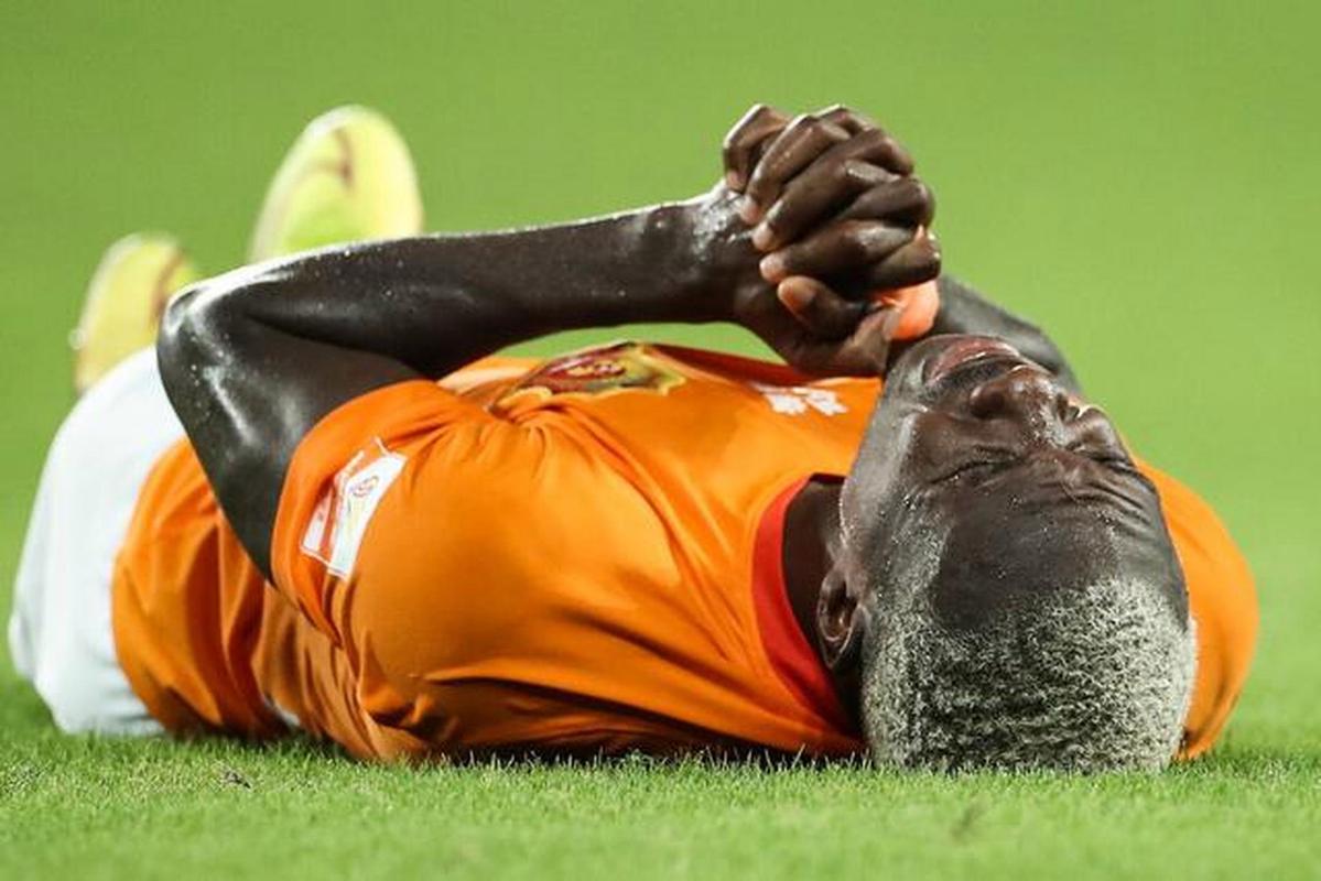 穆索：下半场草皮状况更糟，根本没法踢