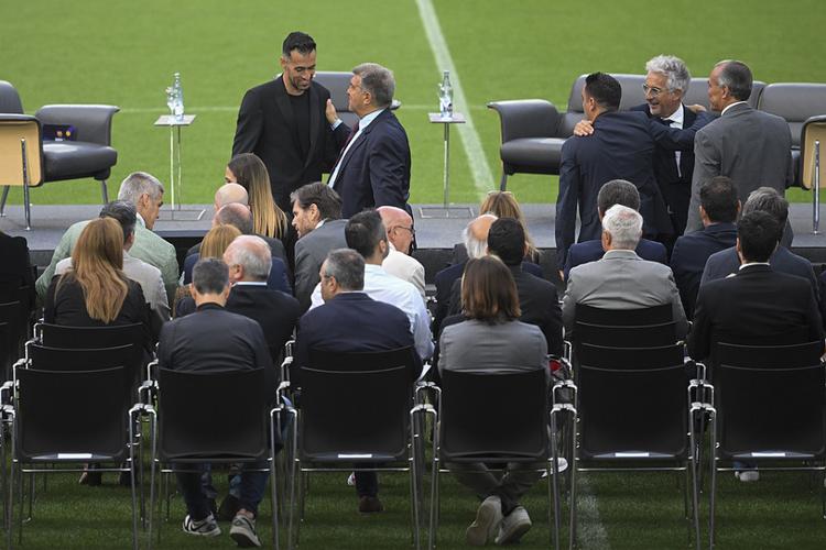 哈维-巴恩斯：客战巴萨要延续首回合的逼抢力度，并坚持全场