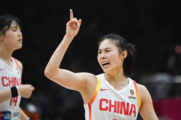 中国女篮轻取南苏丹！王思雨下半场轰17分