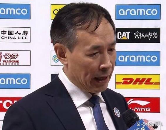 胜广州发布会！许利民与陈盈骏谈第三节调整，直指双塔阵容防守！