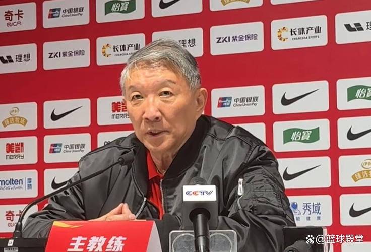 胜南苏丹发布会！宫鲁鸣不满末节表现，王思雨赞张子宇请求包容