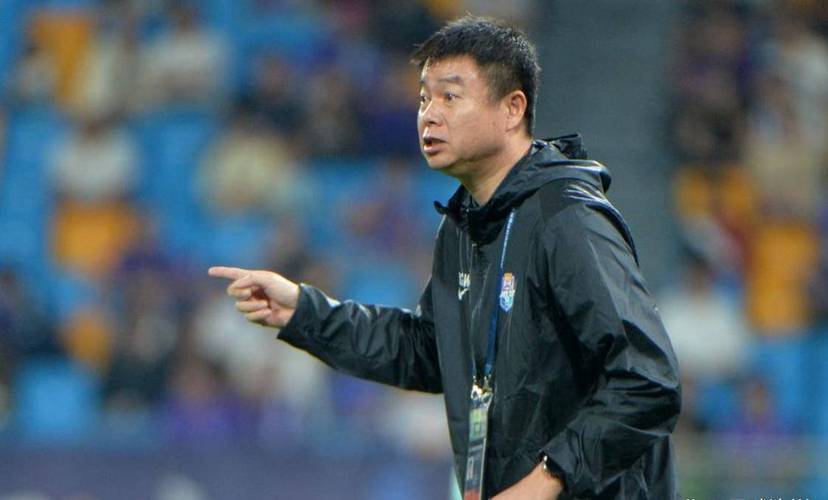 于根伟：闫炳良肩部出现严重伤情，平局对双方来说应该更公平