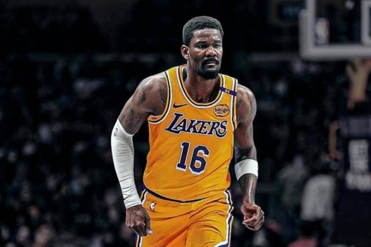 湖人2将回暖彻底拔高上限!里弗斯连爆三场,艾顿统治内线攻守!