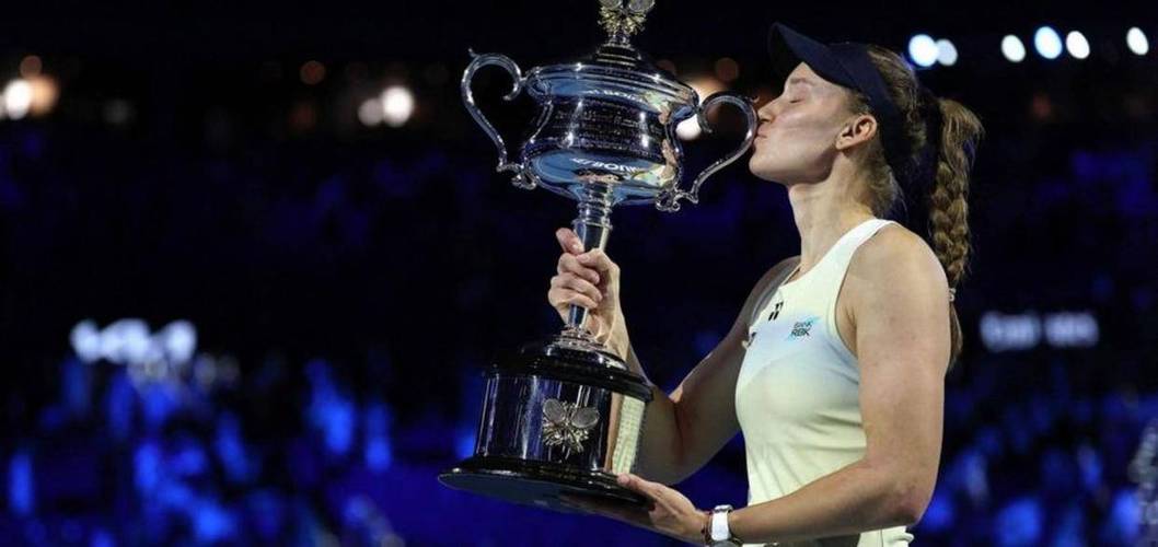 萨巴伦卡三盘挽救赛点逆转莱巴金娜 印第安维尔斯站夺冠连创纪录