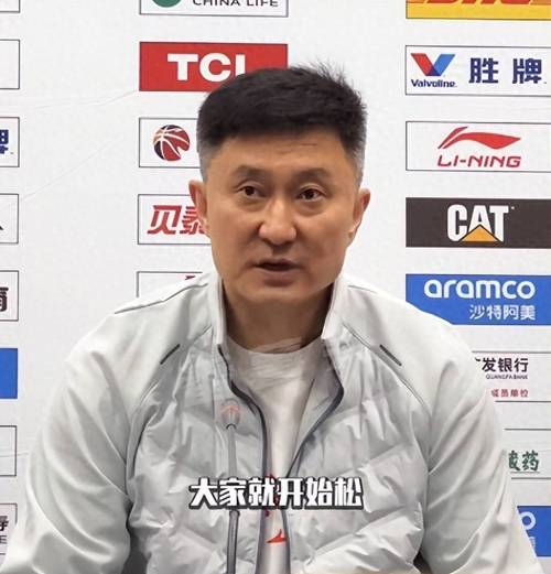 广东只靠外援得分不是首次了！本土球员集体迷失，杜锋真该反思了