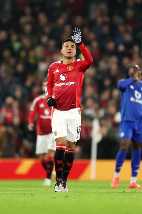 B费：我跟卡塞米罗说他应该给我奖金，他却说我应该给他奖金