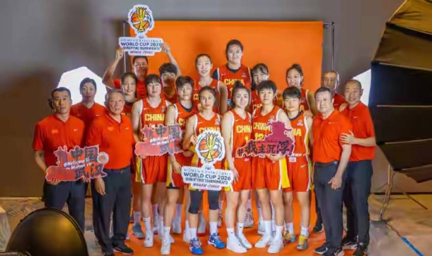 女篮84-74捷克2喜2忧！韩旭回暖，王思雨兜底，2内线弊端尽显！