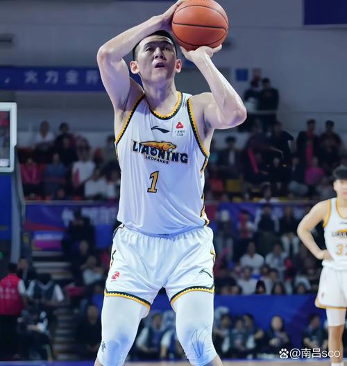 胜广东发布会!乌戈点赞莫兰德与付豪,而付豪致谢主帅帮自己蜕变