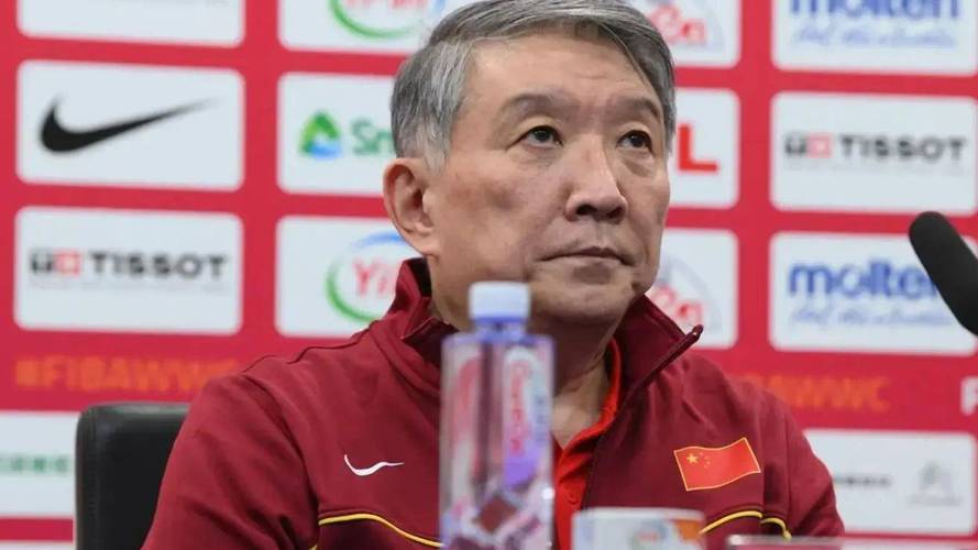 出线！中国女篮84-74后，明白宫鲁鸣为何重用新人，真是用心良苦