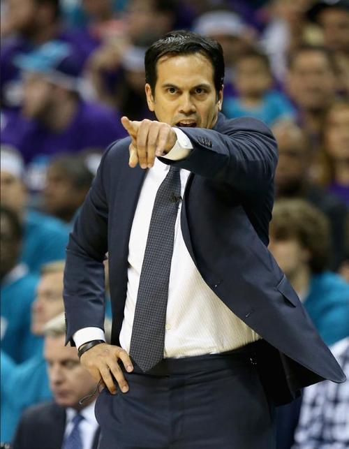 官方：阿什利-科尔出任切塞纳主教练，签约至赛季结束