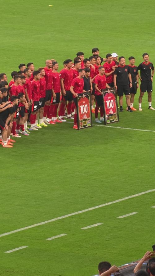 新鹏城人士：足球+跨界不适配我们，在主场搞表演也是为引流