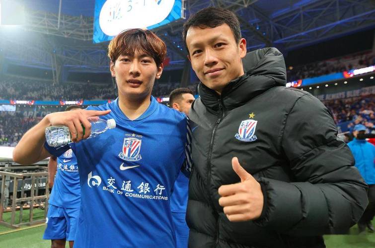 澎湃：申花暂未有对杨皓宇染红的判罚进行申诉的准备