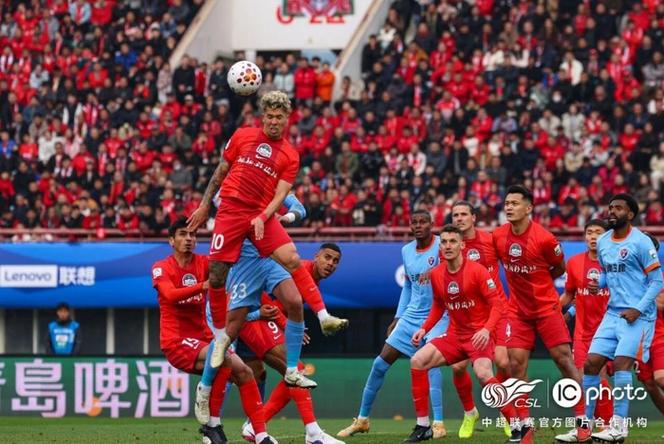 姆布拉：进球得益于纳萨里奥的出色跑位；在中超持球空间更多