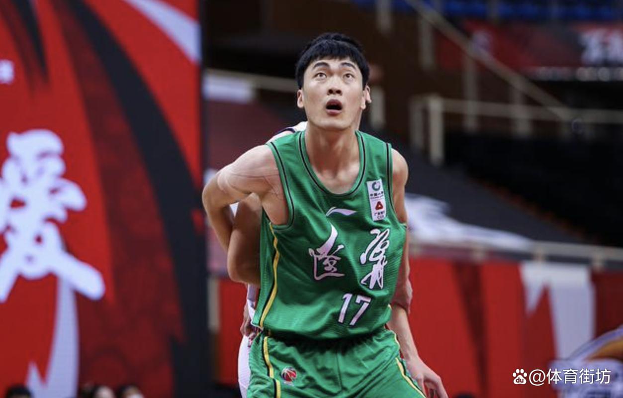 故意击打刘传兴下体，官方：吉林球员曾繁日停赛两场，罚款10万