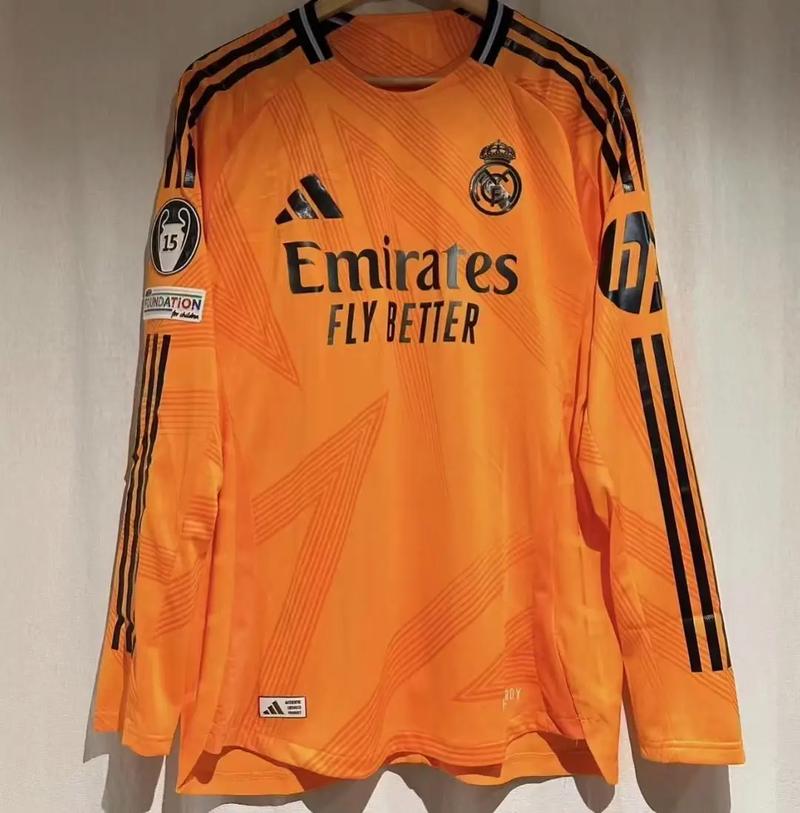 揭秘皇马球衣“圈钱”史：你买的球迷版，和姆巴佩穿的差多远？