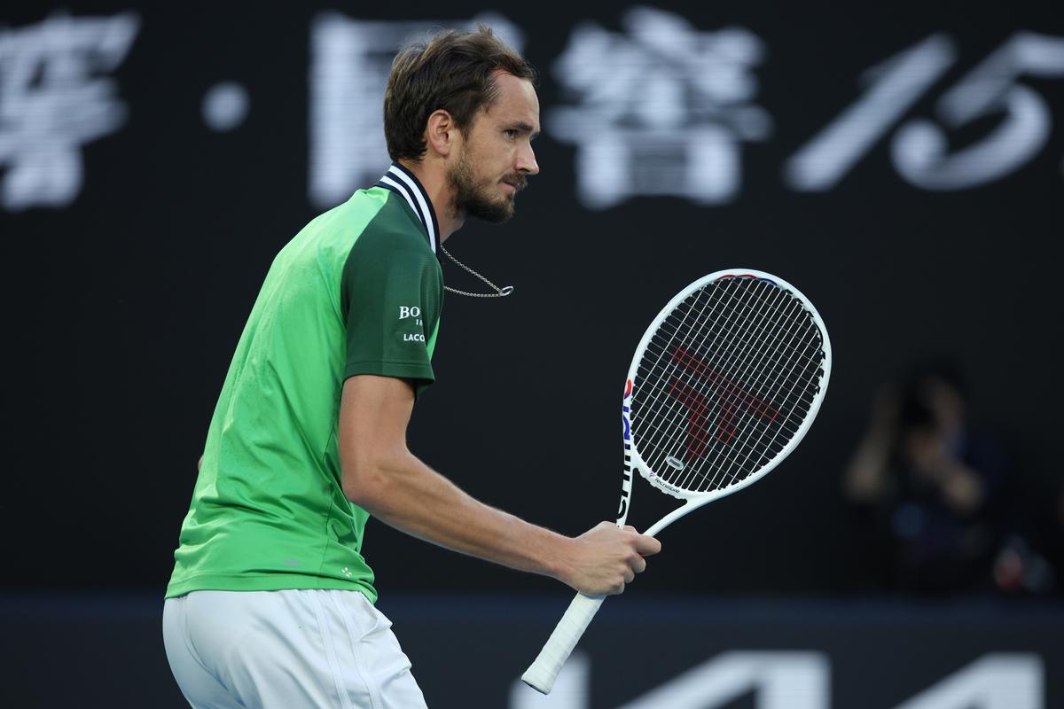 2个抢七 24岁辛纳2-0夺生涯25冠+奖金759万 30岁梅德韦杰夫燃尽了