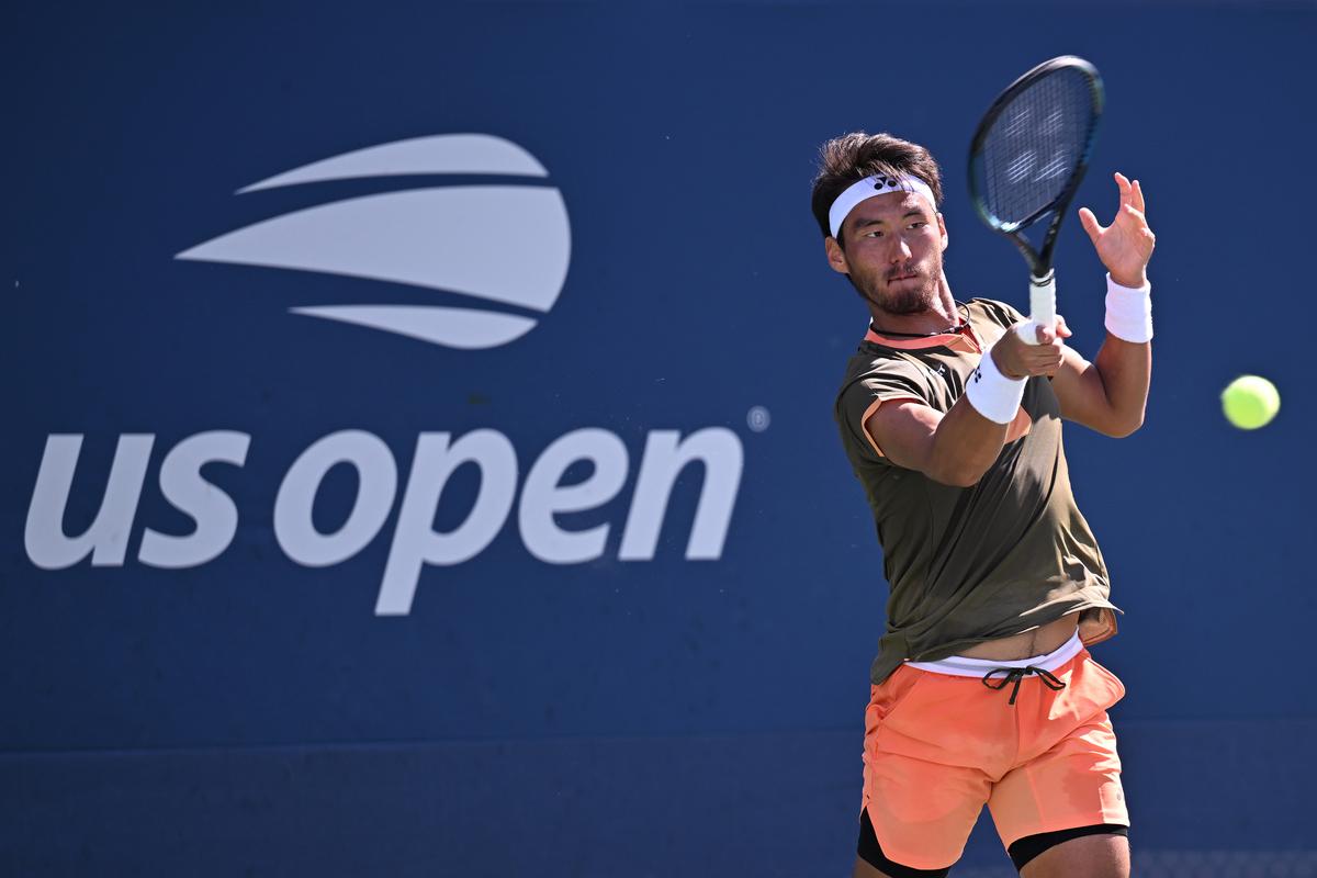 布云朝克特2026年首胜 晋级迈阿密站资格赛决胜轮