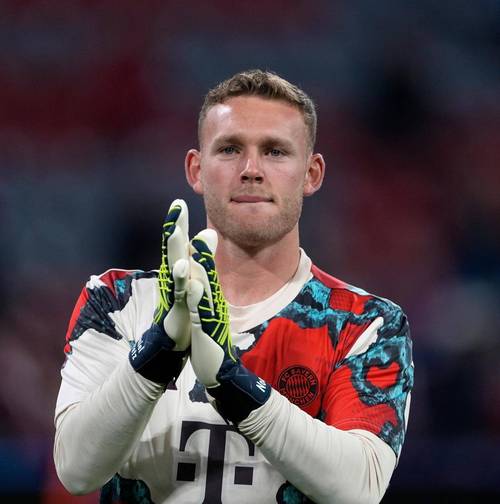 TA：拜仁认为普雷斯科特是青训营中最有天赋的门将潜力股