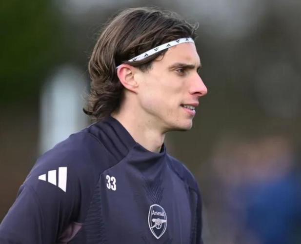 卡拉菲奥里:我在场上有自由度,但我的首要任务还是防守