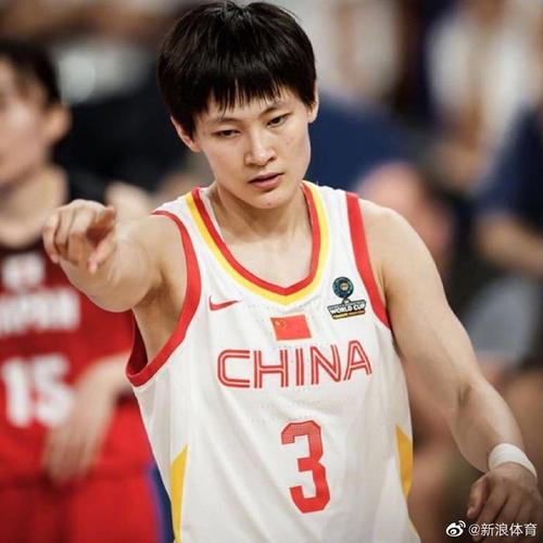 媒体人：杨力维谈国家队集训的言论有风险，可能会动一些人的蛋糕