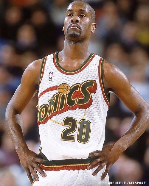 雷霆愿转让超音速队史给新军 佩顿可以退役球衣了？