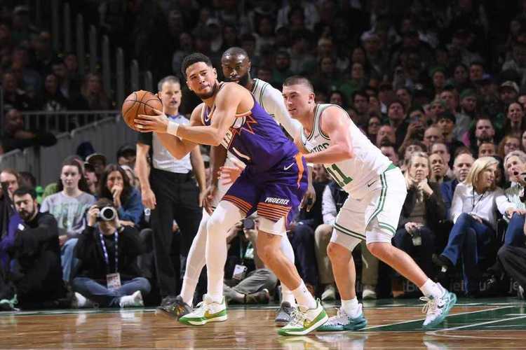 布朗41+7+6绿军险胜双杀太阳 布克40+6迎500场20+里程碑