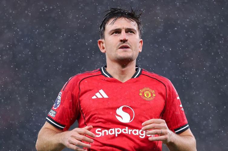 镜报：对手纷纷丢分，曼联再拿下6场胜利将锁定前四