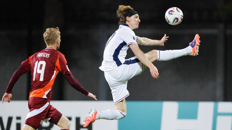 TA列世界杯英格兰右后卫选项：利夫拉门托、霍尔、奥赖利在列