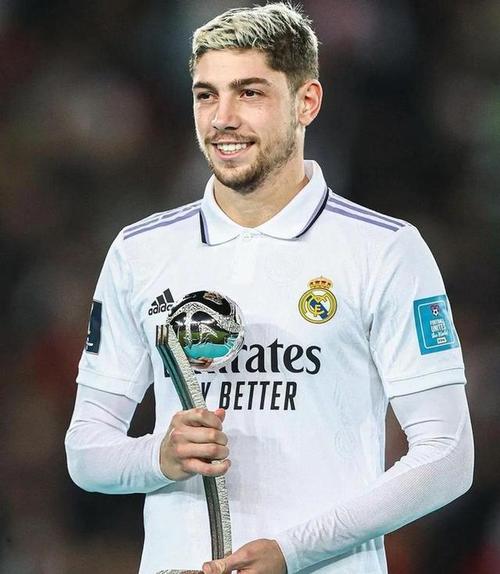 巴尔韦德妻子：打曼城首回合前他说想进球，我告诉他梦中多想想