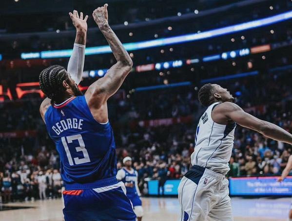 砍下30分！波神：我的状态在提升，队友们总能在好位置找到我