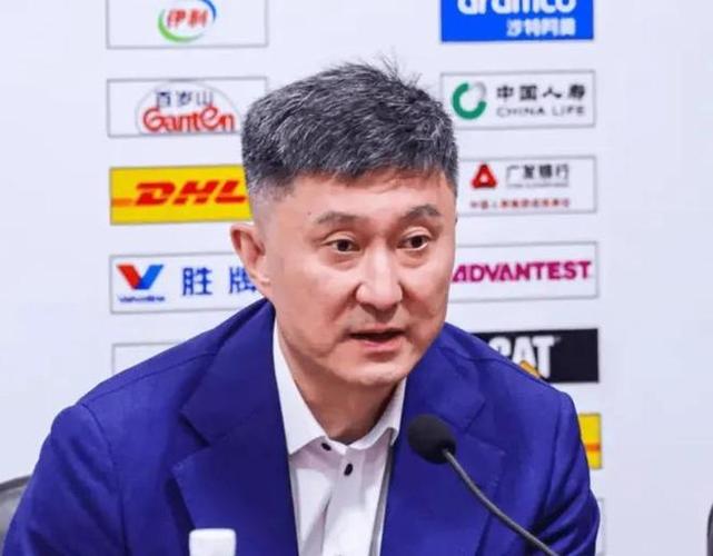 胜新疆发布会！杜锋与焦泊乔赞防守+分享球，回应崔永熙状态！