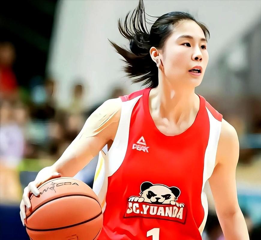 女篮后场展最佳效果！张曼曼崛起，杨舒予双能卫，王思雨成基本盘