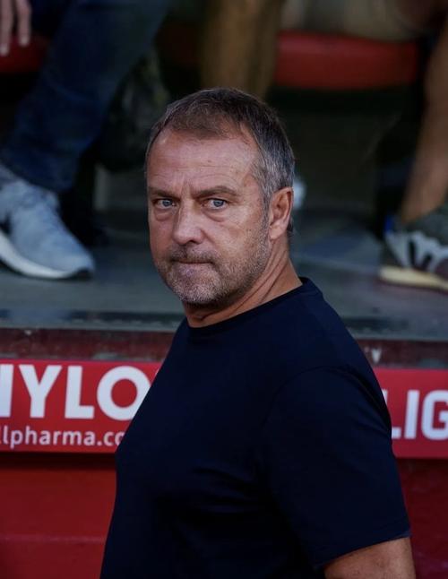 执教舒心生活顺心，弗利克愿在巴萨干到退休