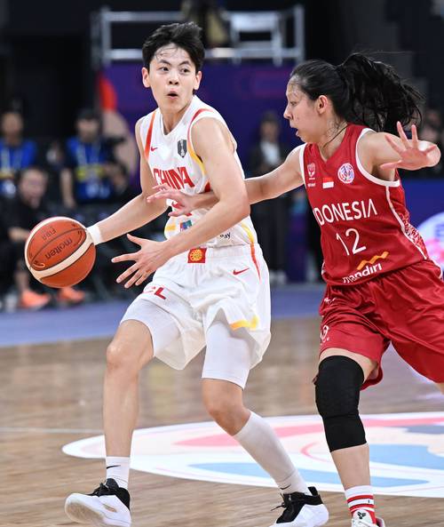 中国女篮半场仅领先巴西4分 韩旭5中5轰12分杨舒予8+5