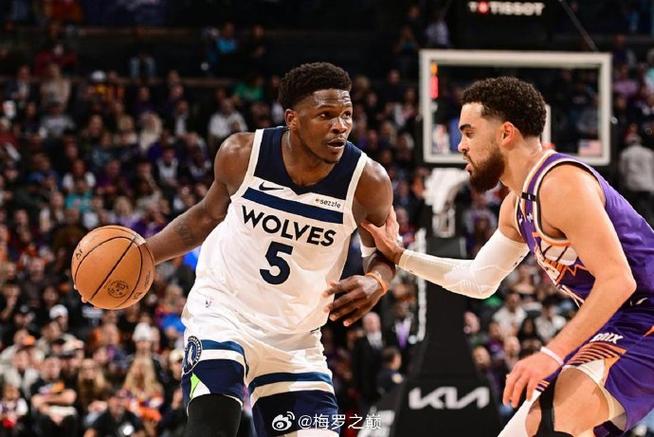 华子缺席！森林狼逆转送太阳3连败 布克34+6兰德尔32+7