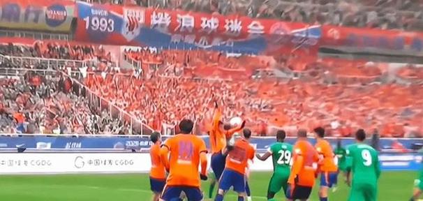 热议国安点球漏判：在VAR时代竟然没看VAR，可以说有点离谱