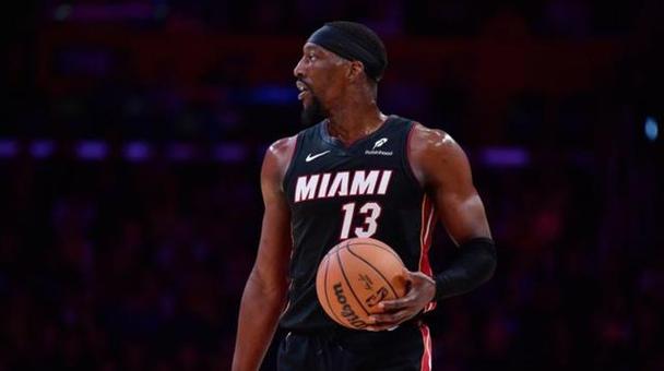 阿德巴约伤停！黄蜂30分狂胜热火拒横扫 三球30+13引3人20+