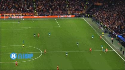 半场：利物浦1-0加拉塔萨雷，索博破门，萨拉赫失点+失单刀