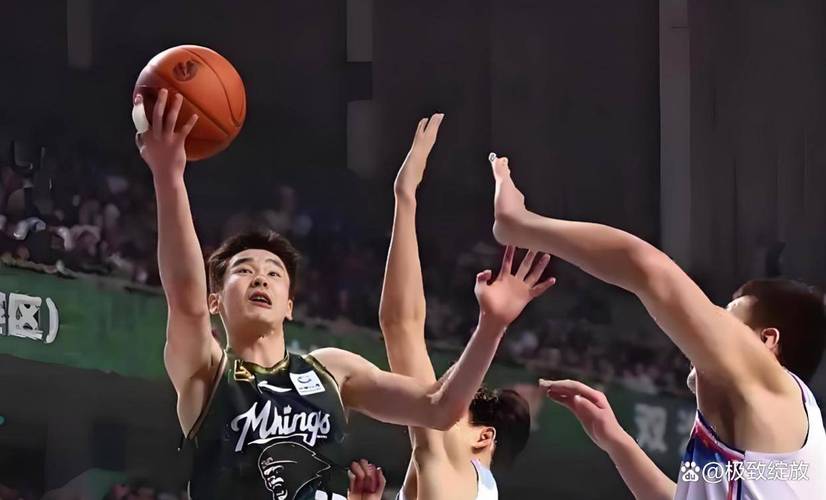 郭昊文内讧门后28+8+8：末节15分率同曦逆转浙江 程帅澎21分